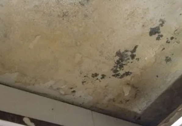 鸠江阳台漏水维修公司分享下鸠江卫生间渗水维修需要注意哪些问题。